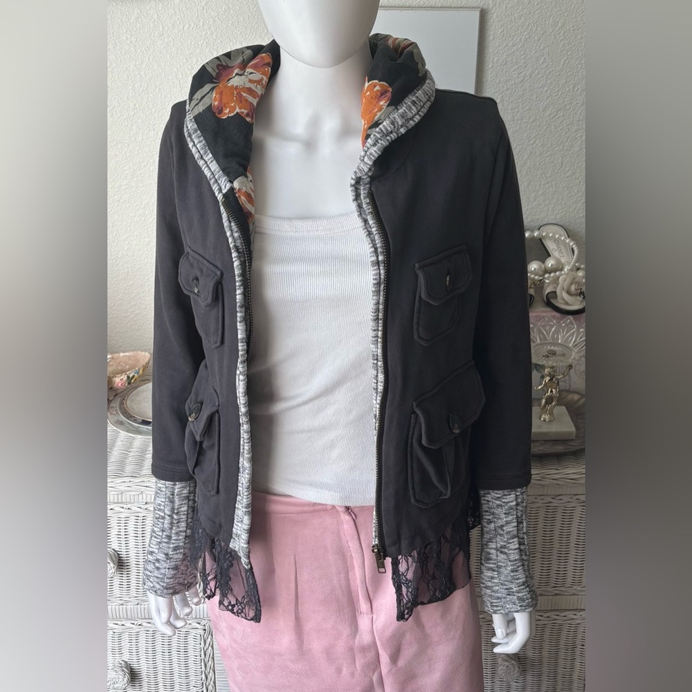 Scrapbook Jacket Cotton Hoodie Layered Lagenlook w/ Lace Hem in Grey Size M